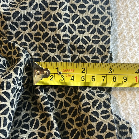 Banana Republic Ryan Fit geometric print shorts - Picture 9 of 11